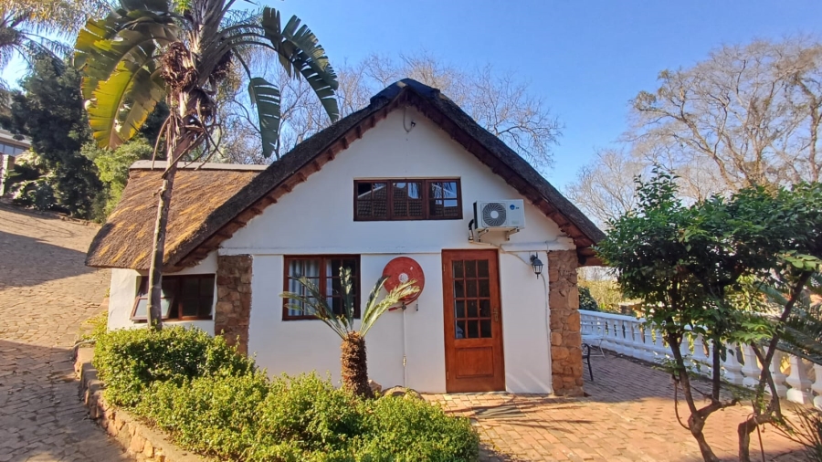 6 Bedroom Property for Sale in Kosmos North West